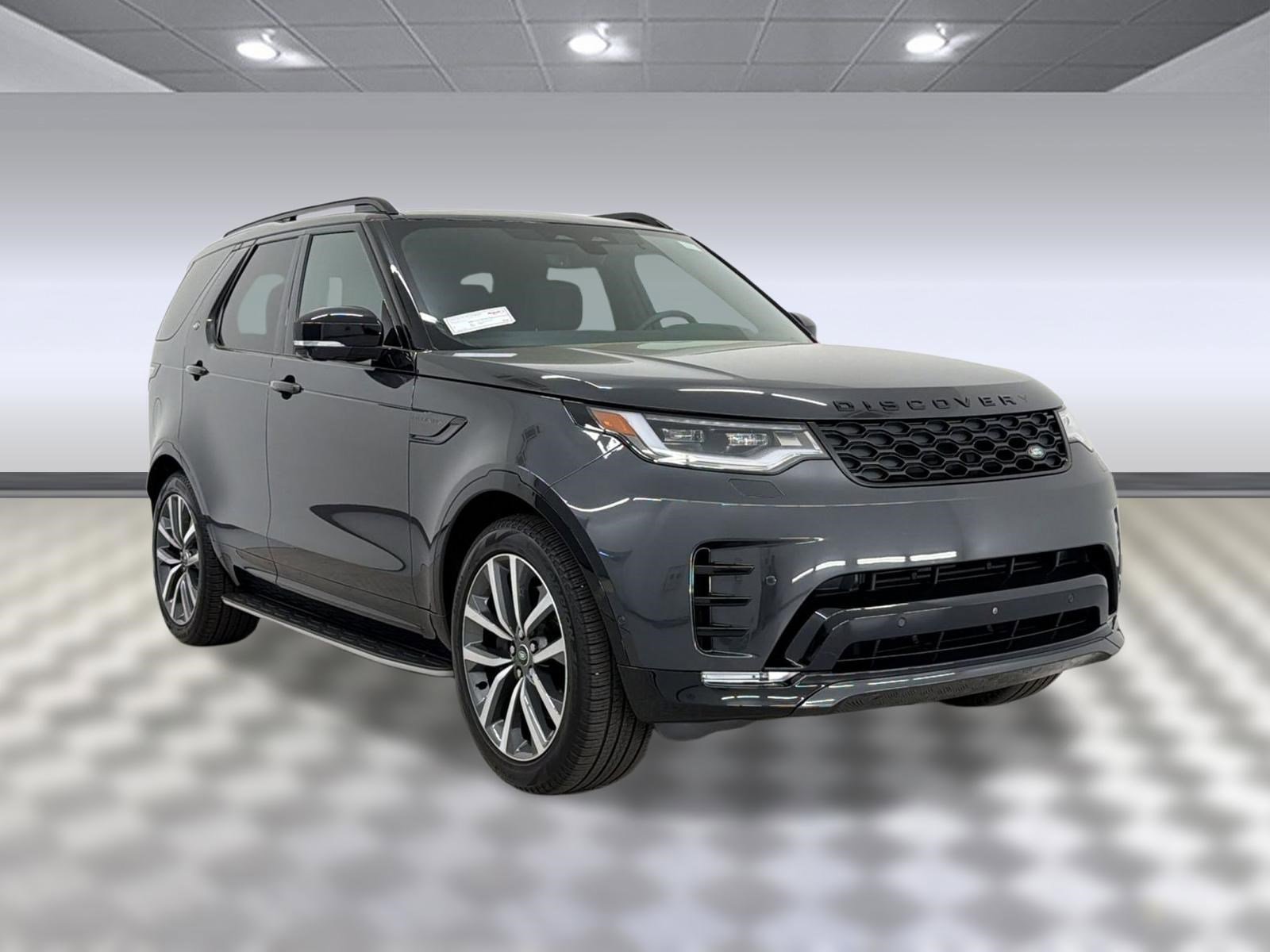 Certified 2025 Land Rover Discovery Dynamic SE AWD/4WD image 6