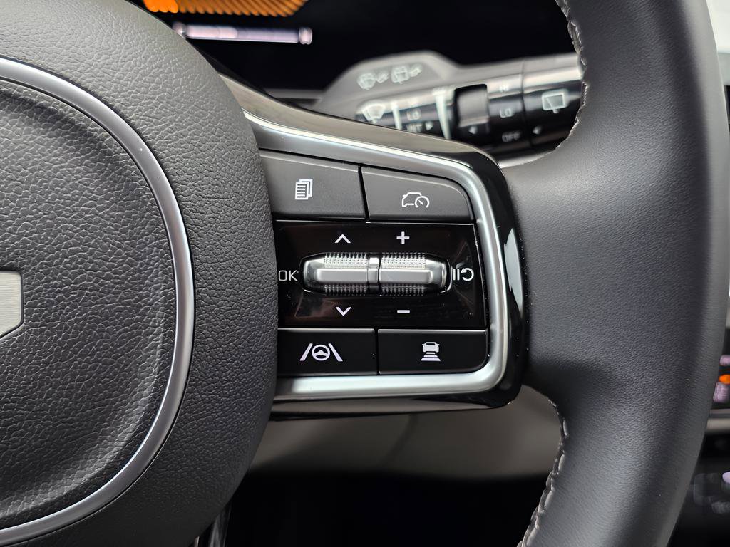 Used 2025 Kia Sorento EX w/ Panoramic Sunroof Package image 28