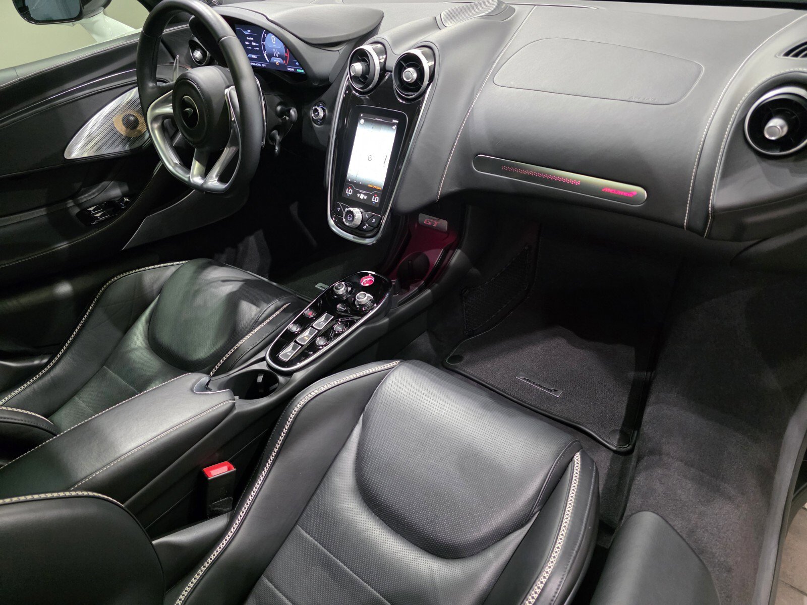 Used 2023 McLaren GT RWD image 21