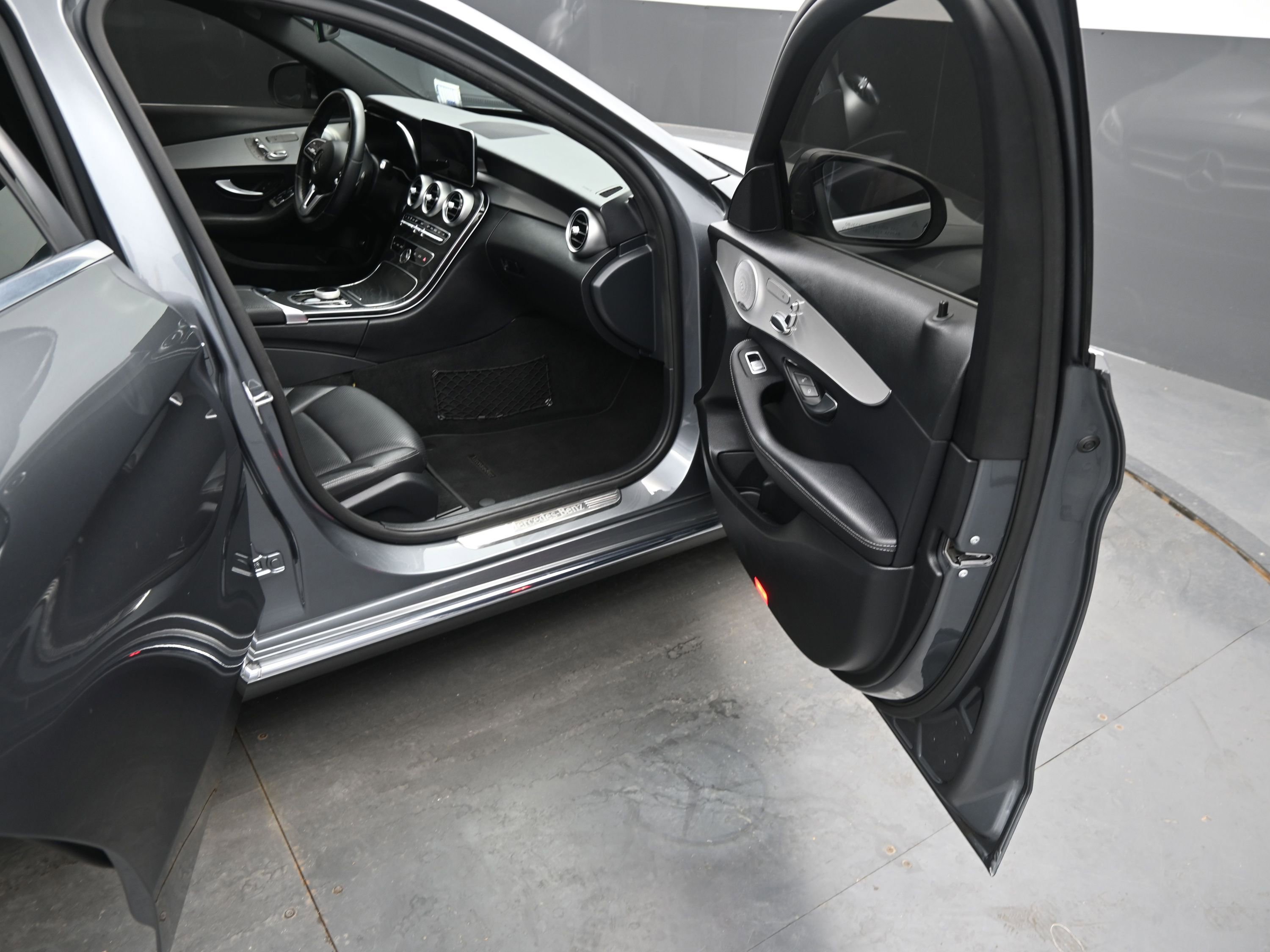 Used 2021 Mercedes-Benz C 300 Sedan w/ Premium Package image 11