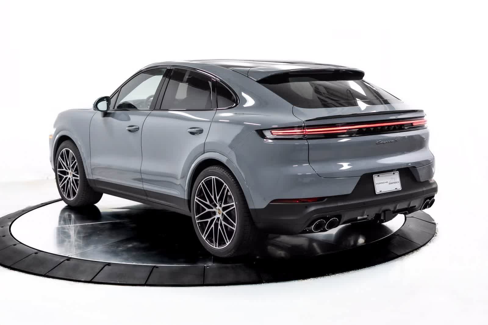 Certified 2025 Porsche Cayenne S AWD/4WD image 3