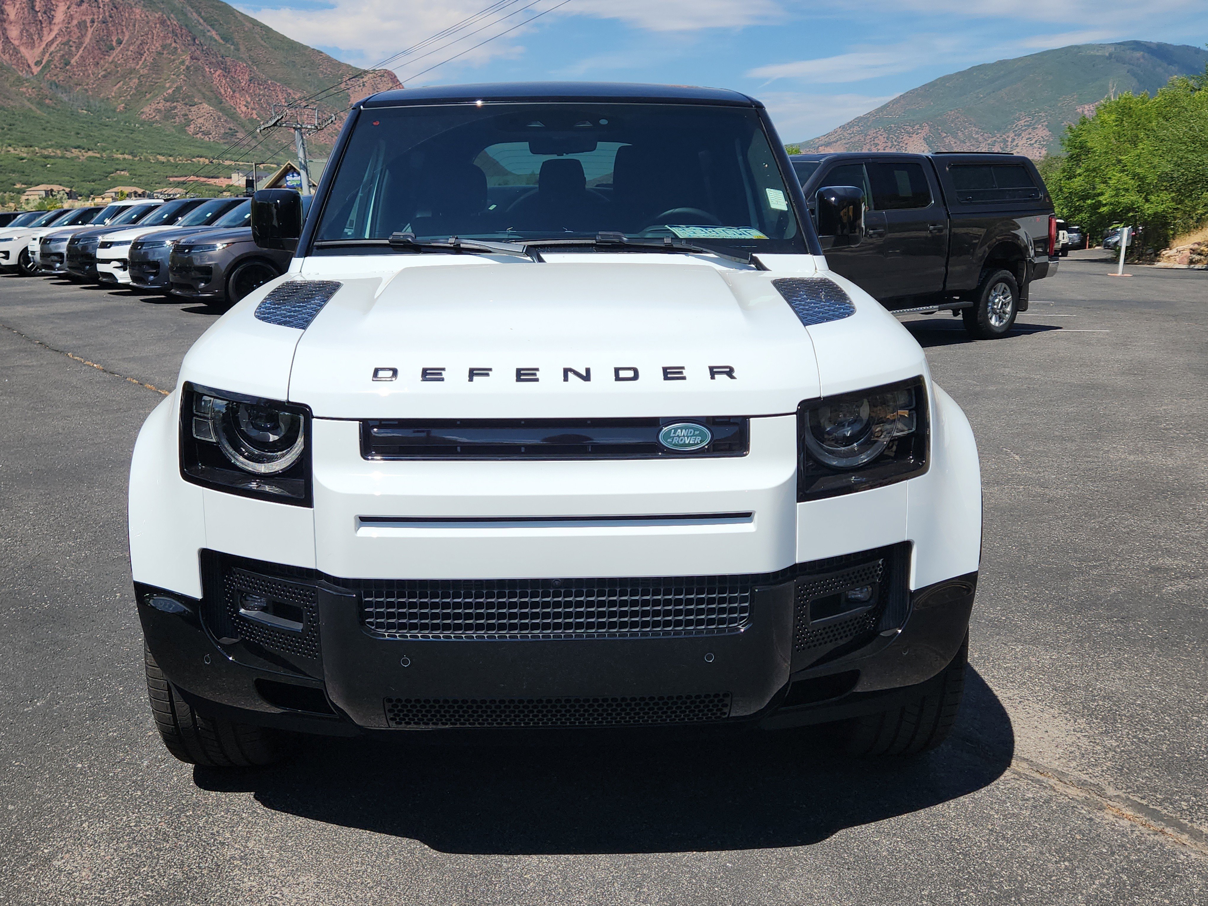 New 2025 Land Rover Defender 90 V8 image 7