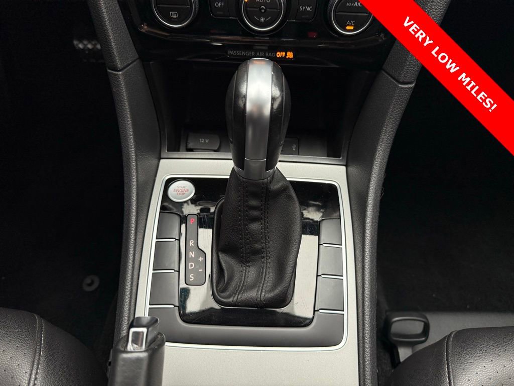 Used 2021 Volkswagen Passat 2.0T SE image 34