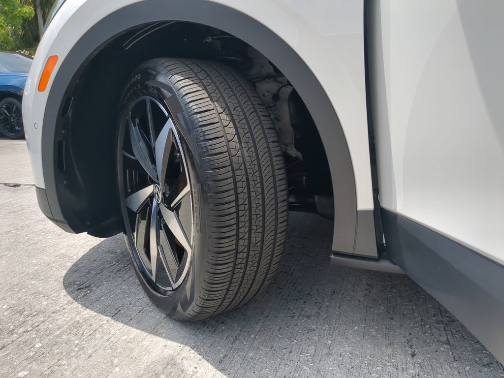 Certified 2025 Volkswagen ID.4 Pro S RWD image 37