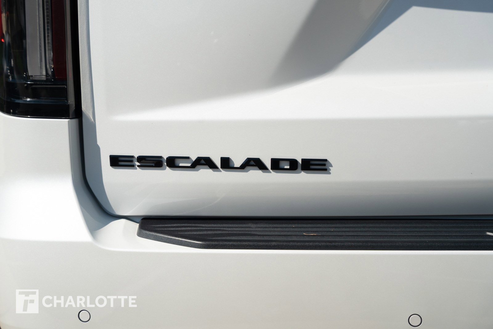 Used 2023 Cadillac Escalade V w/ LPO, ONYX Package image 13