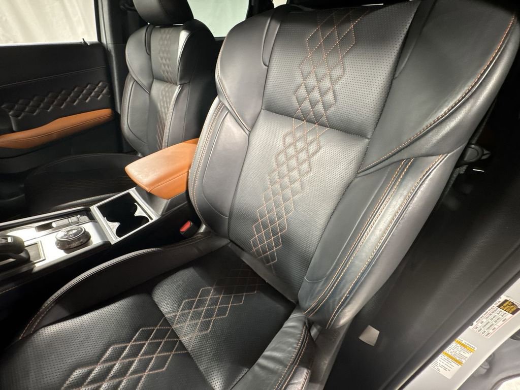 Used 2023 Mitsubishi Outlander SEL image 19