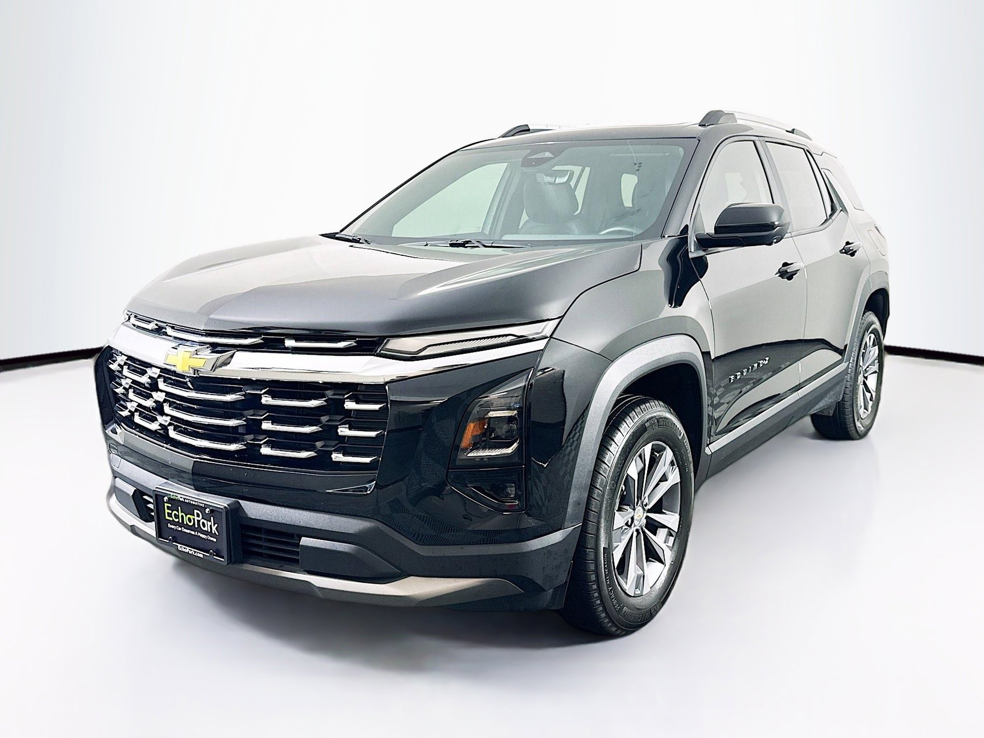 Used 2025 Chevrolet Equinox LT w/ Convenience Package II image 3