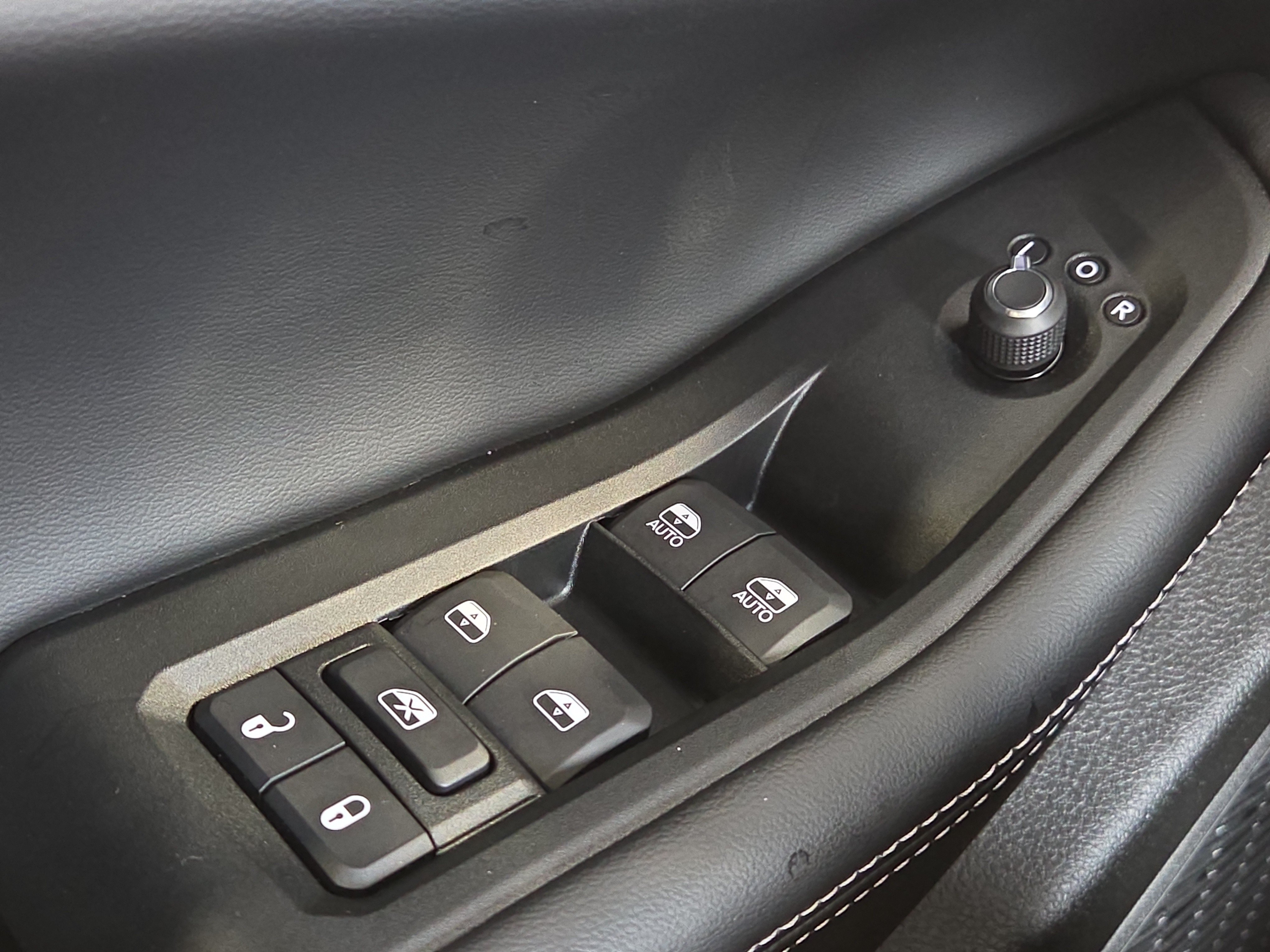 New 2025 Jeep Grand Cherokee L Altitude AWD/4WD image 26