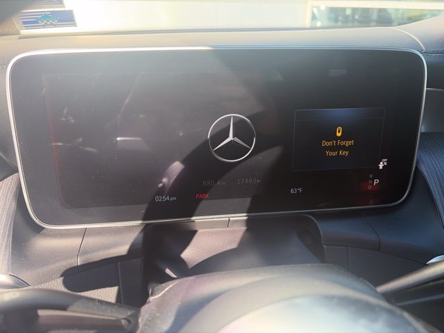 Used 2023 Mercedes-Benz GLC 300 4MATIC image 3