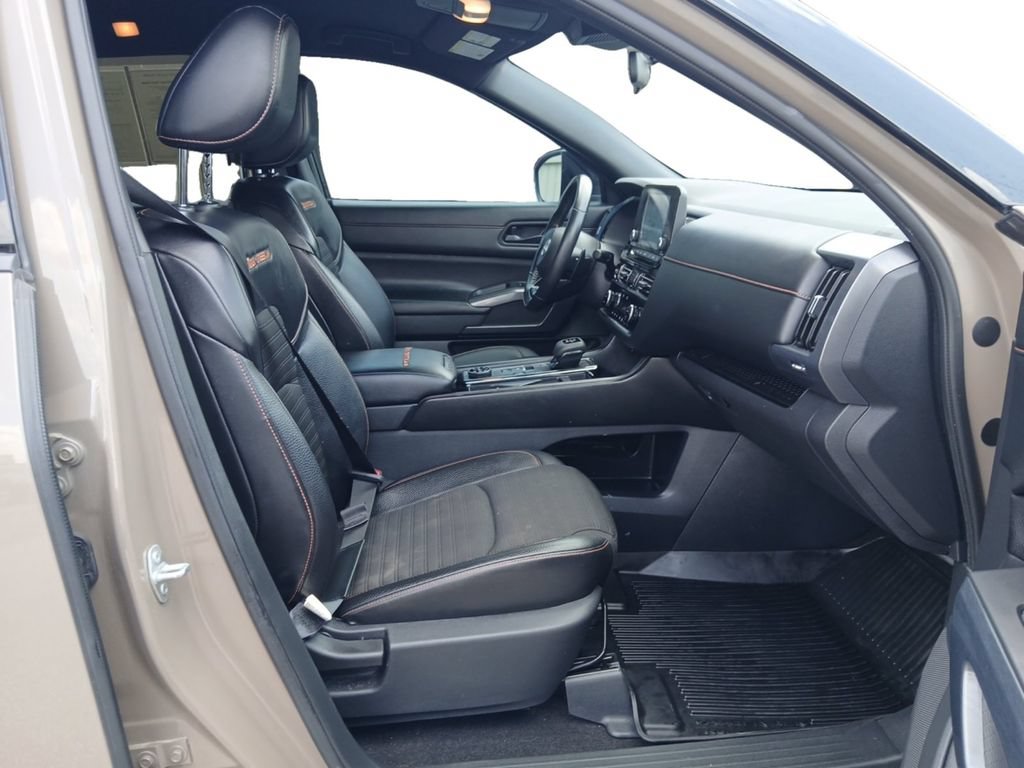 Used 2024 Nissan Pathfinder Rock Creek AWD/4WD image 15