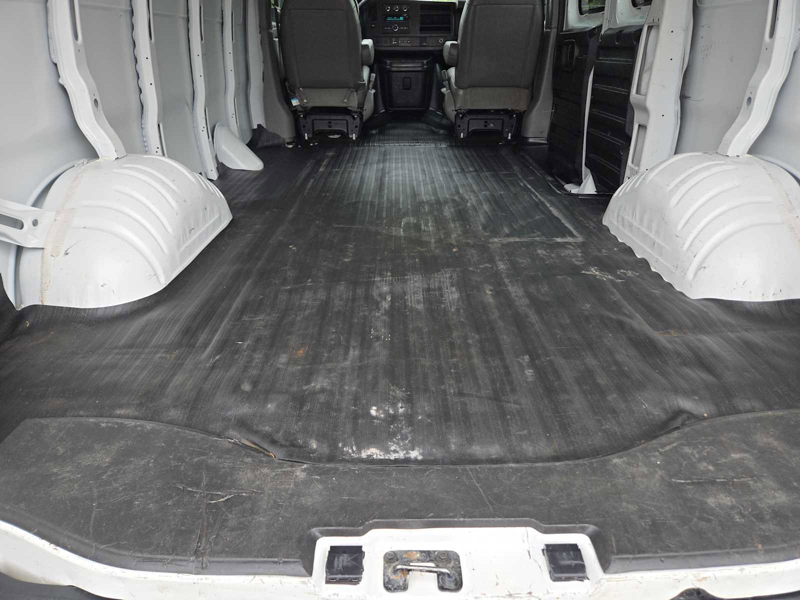 Used 2020 GMC Savana 2500 w/ Driver Convenience Package image 28