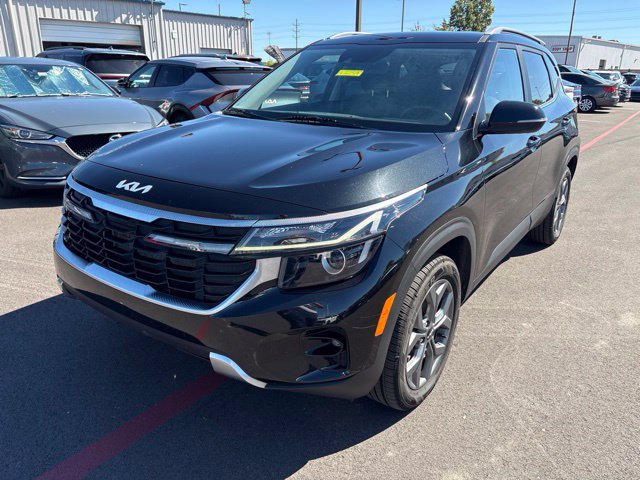 Used 2024 Kia Seltos S AWD/4WD image 3