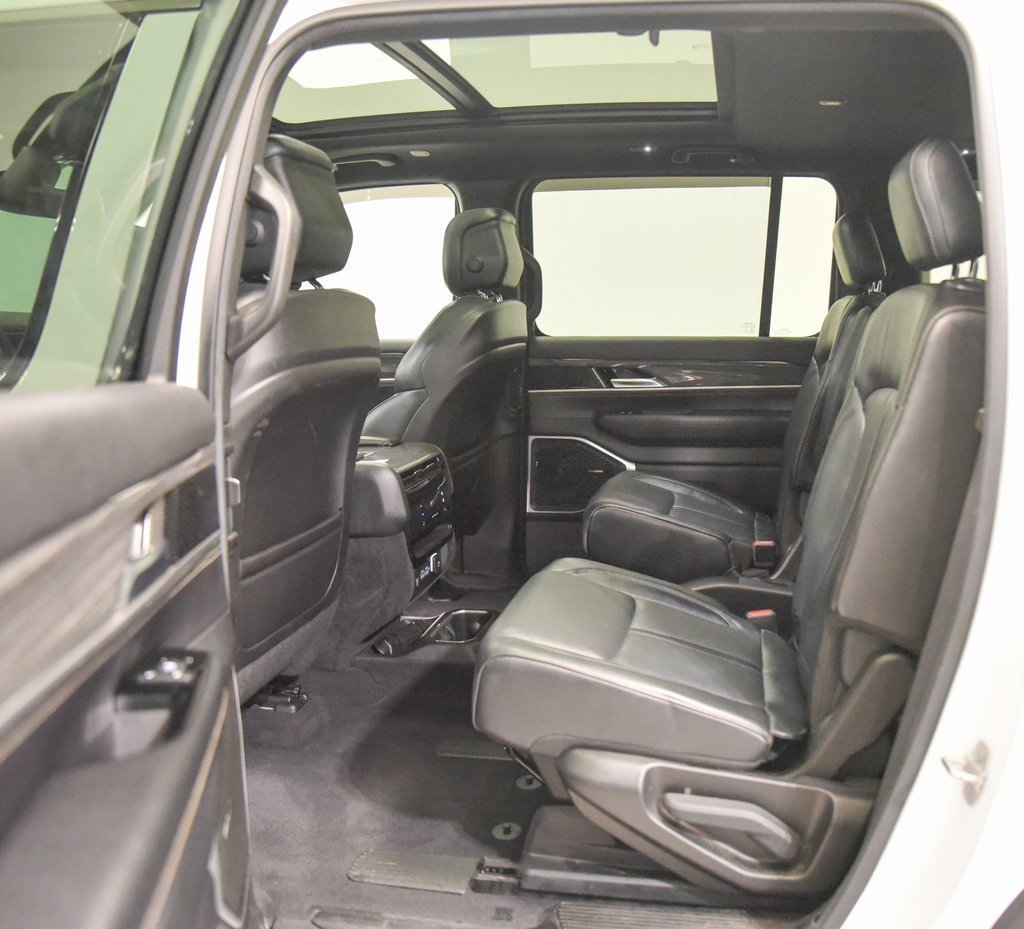 Used 2022 Jeep Wagoneer Series II w/ Premium Group I image 4