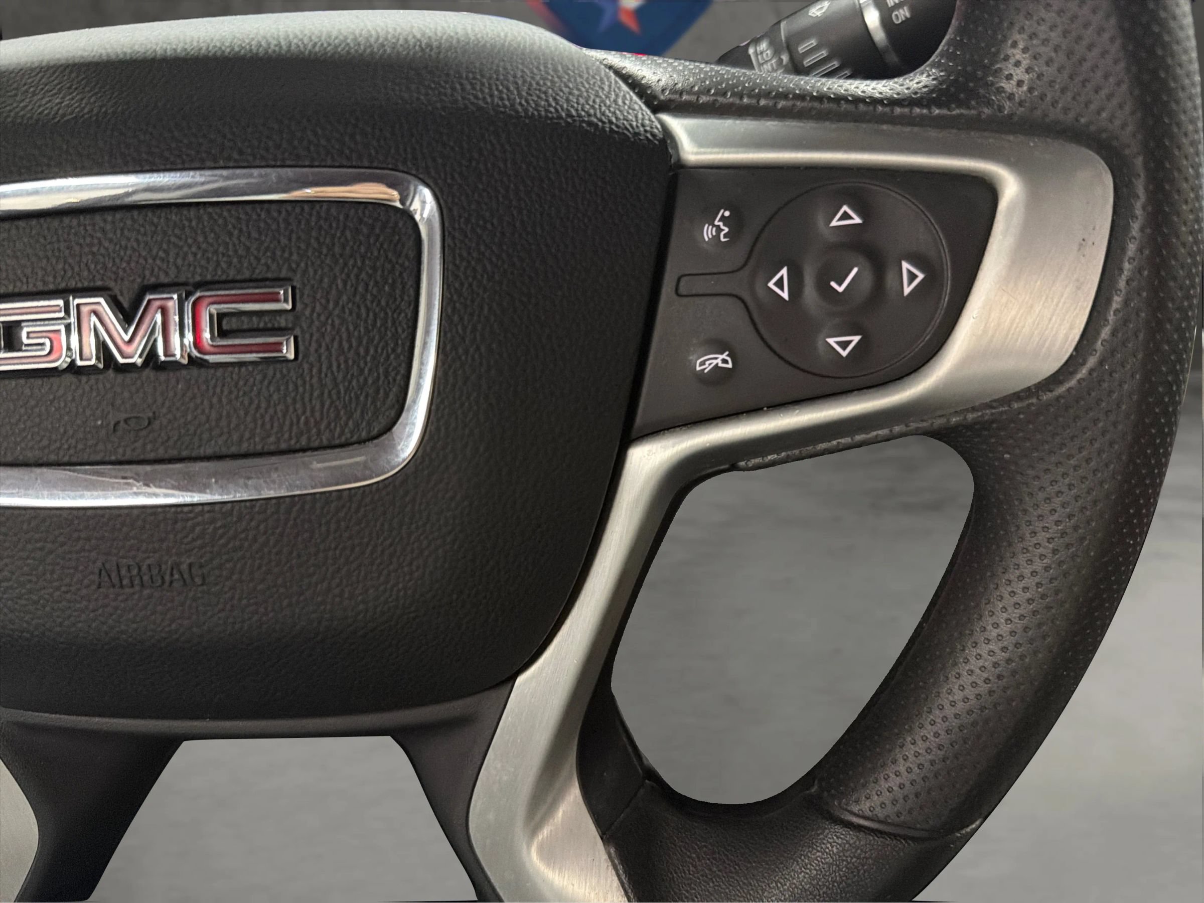 Used 2023 GMC Acadia SLE w/ Driver Convenience Package FWD image 25