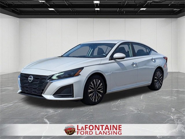 Used 2023 Nissan Altima 2.5 SV