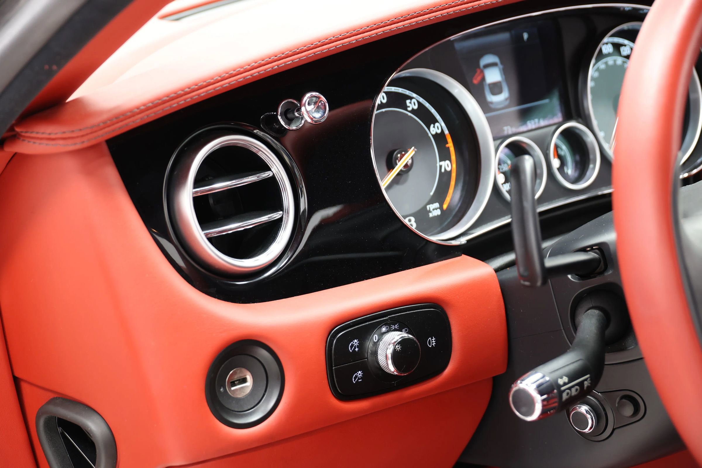 Used 2013 Bentley Continental GT image 21