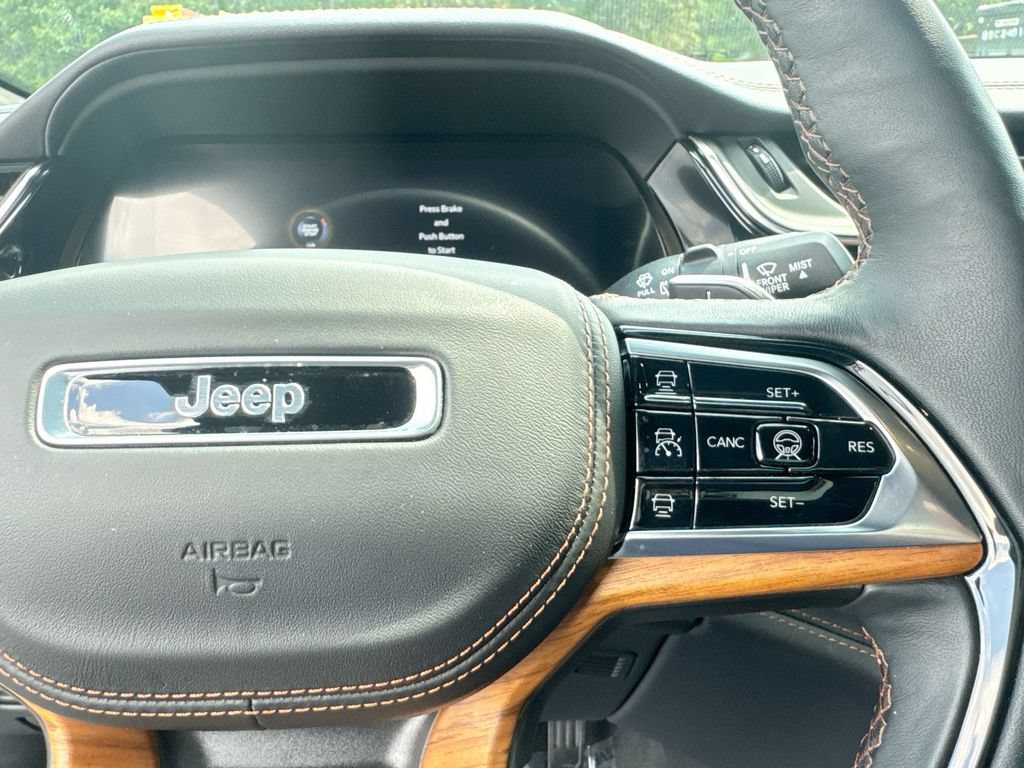 Used 2025 Jeep Grand Cherokee L Summit AWD/4WD image 18