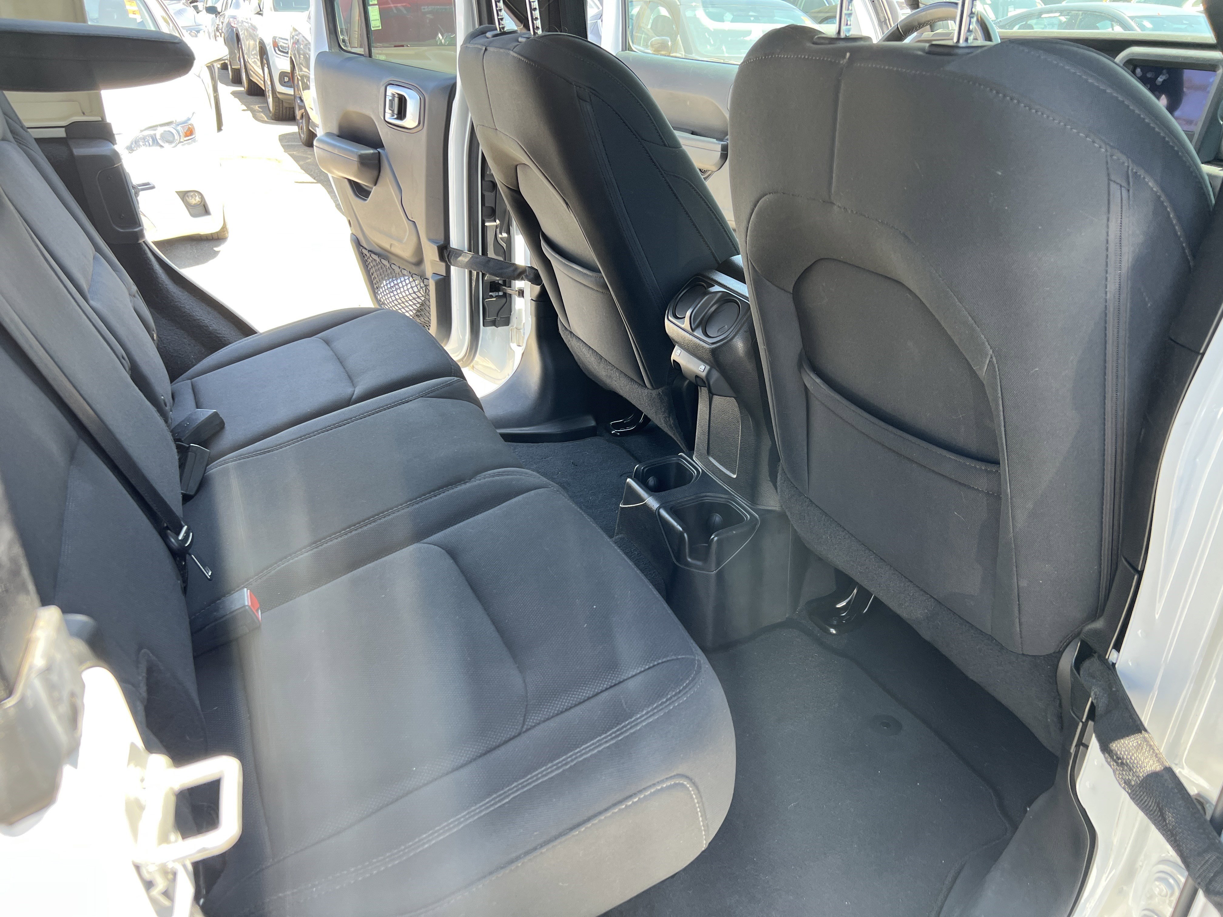 Used 2018 Jeep Wrangler Unlimited Sport S AWD/4WD image 16