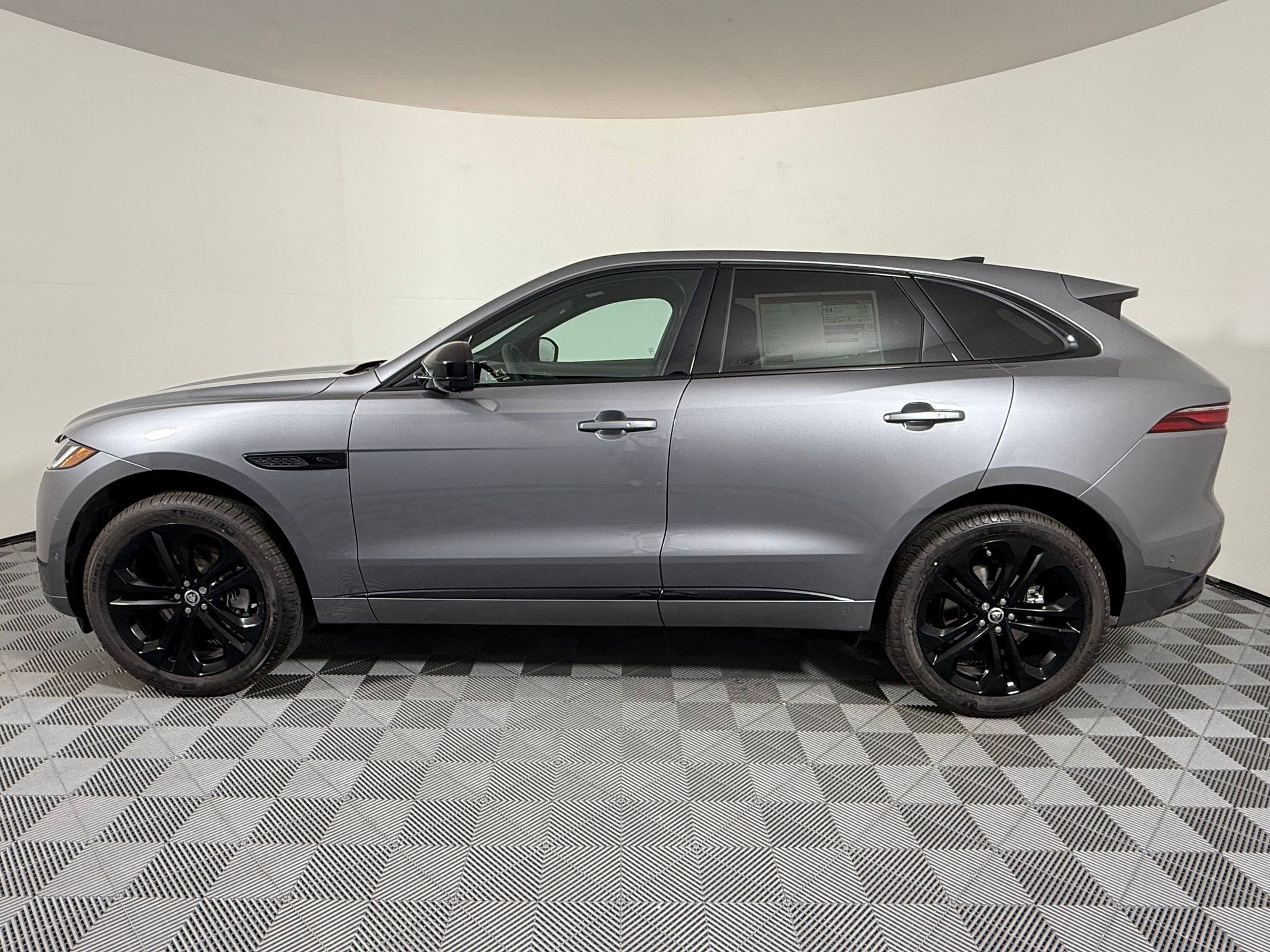 New 2026 Jaguar F-PACE R-Dynamic S AWD/4WD image 2