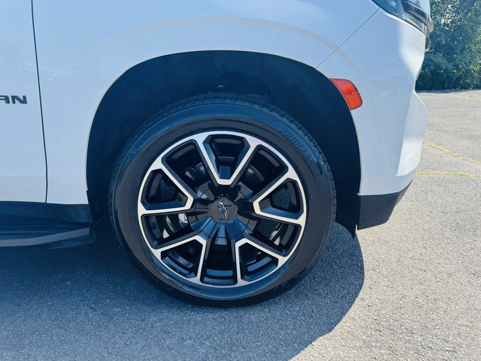 Used 2023 Chevrolet Suburban RST image 40