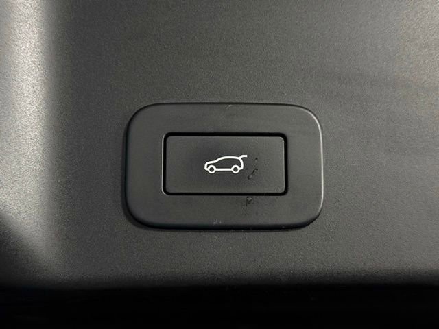 Used 2023 Land Rover Range Rover Evoque SE image 18