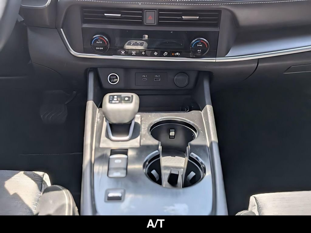 Used 2023 Nissan Rogue SV FWD image 17