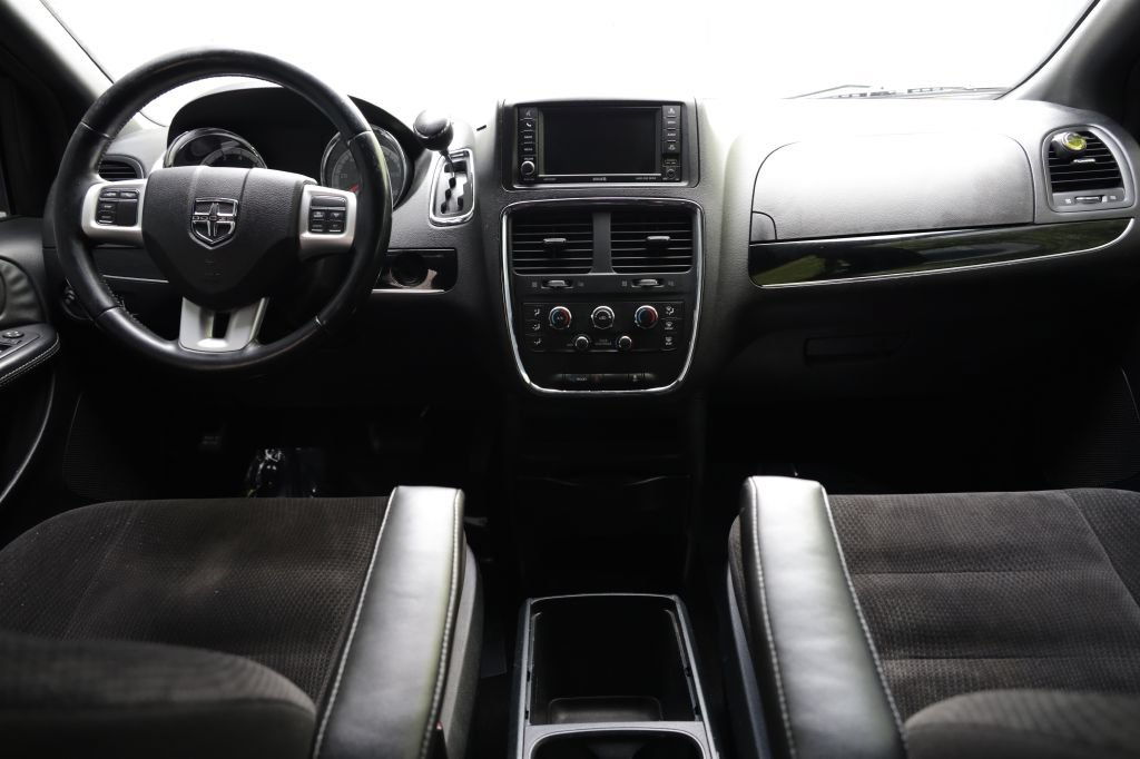 Used 2018 Dodge Grand Caravan SE FWD image 20