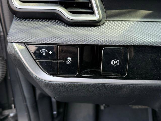 Used 2023 Kia Sportage LX image 40