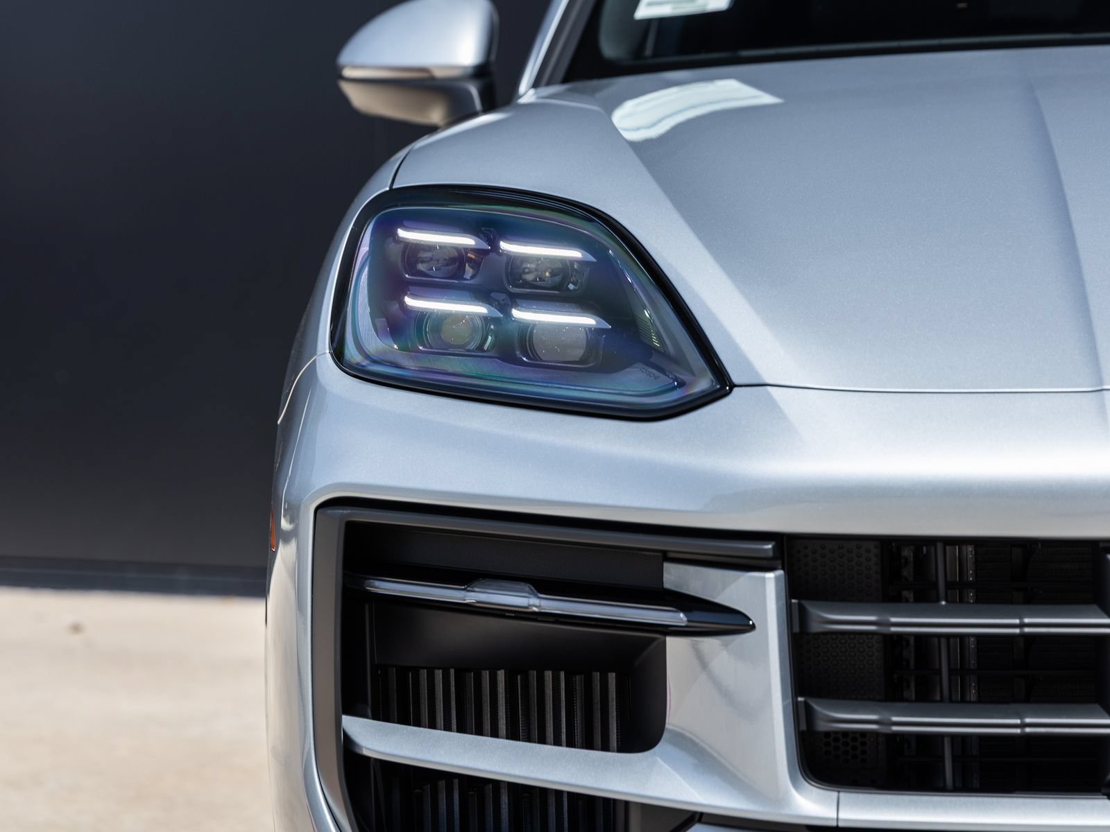 Certified 2026 Porsche Cayenne E-Hybrid Coupe AWD/4WD image 21