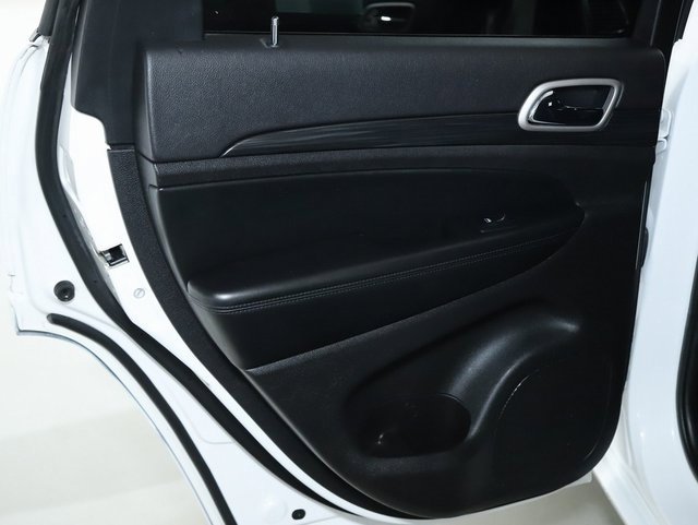 Used 2020 Jeep Grand Cherokee Altitude image 13