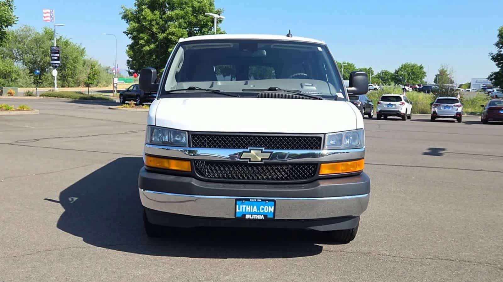 Used 2023 Chevrolet Express 3500 LT w/ LT Preferred Equipment Group RWD image 3