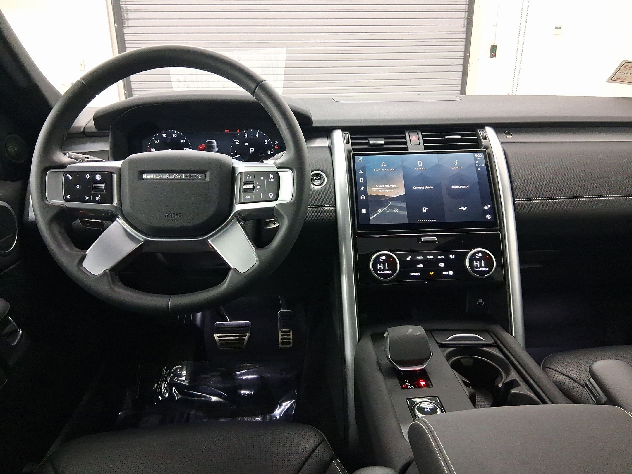 Certified 2025 Land Rover Discovery Dynamic SE AWD/4WD image 4
