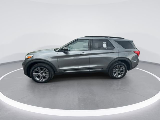 Used 2024 Ford Explorer XLT w/ Equipment Group 202A image 5