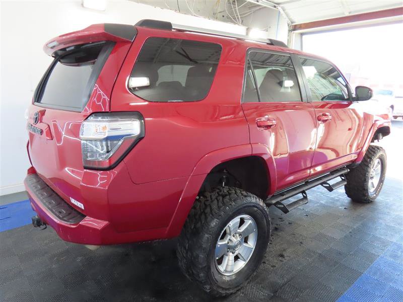 Used 2020 Toyota 4Runner SR5 AWD/4WD image 13