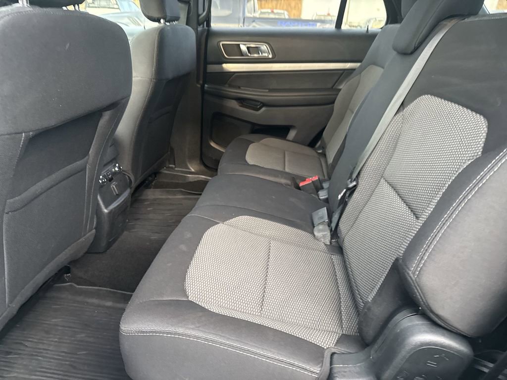 Used 2019 Ford Explorer XLT image 24