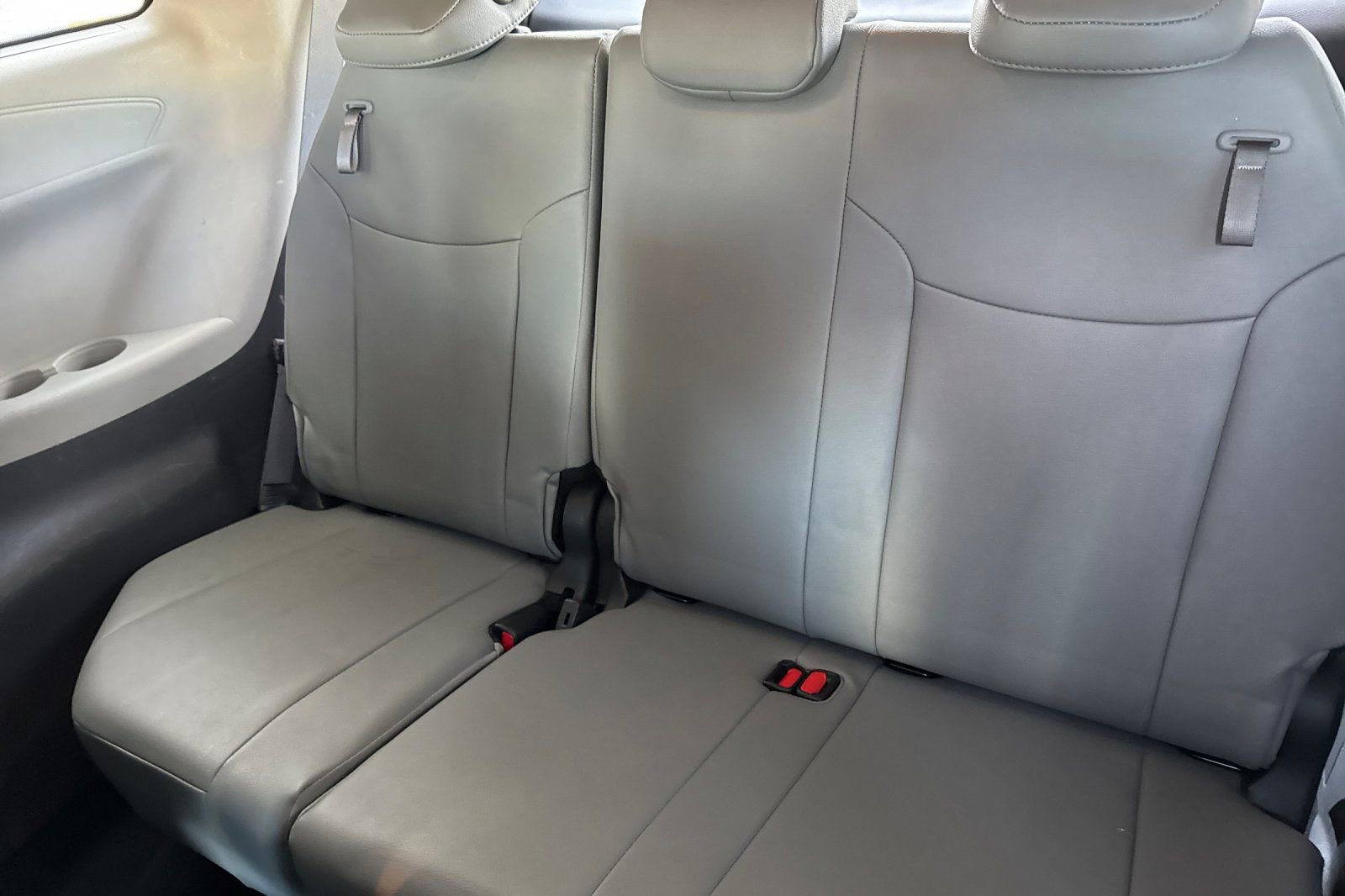 Used 2024 Toyota Sienna XLE w/ XLE Plus Package image 22