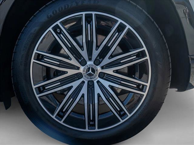 Used 2025 Mercedes-Benz EQS 580 4MATIC SUV image 19