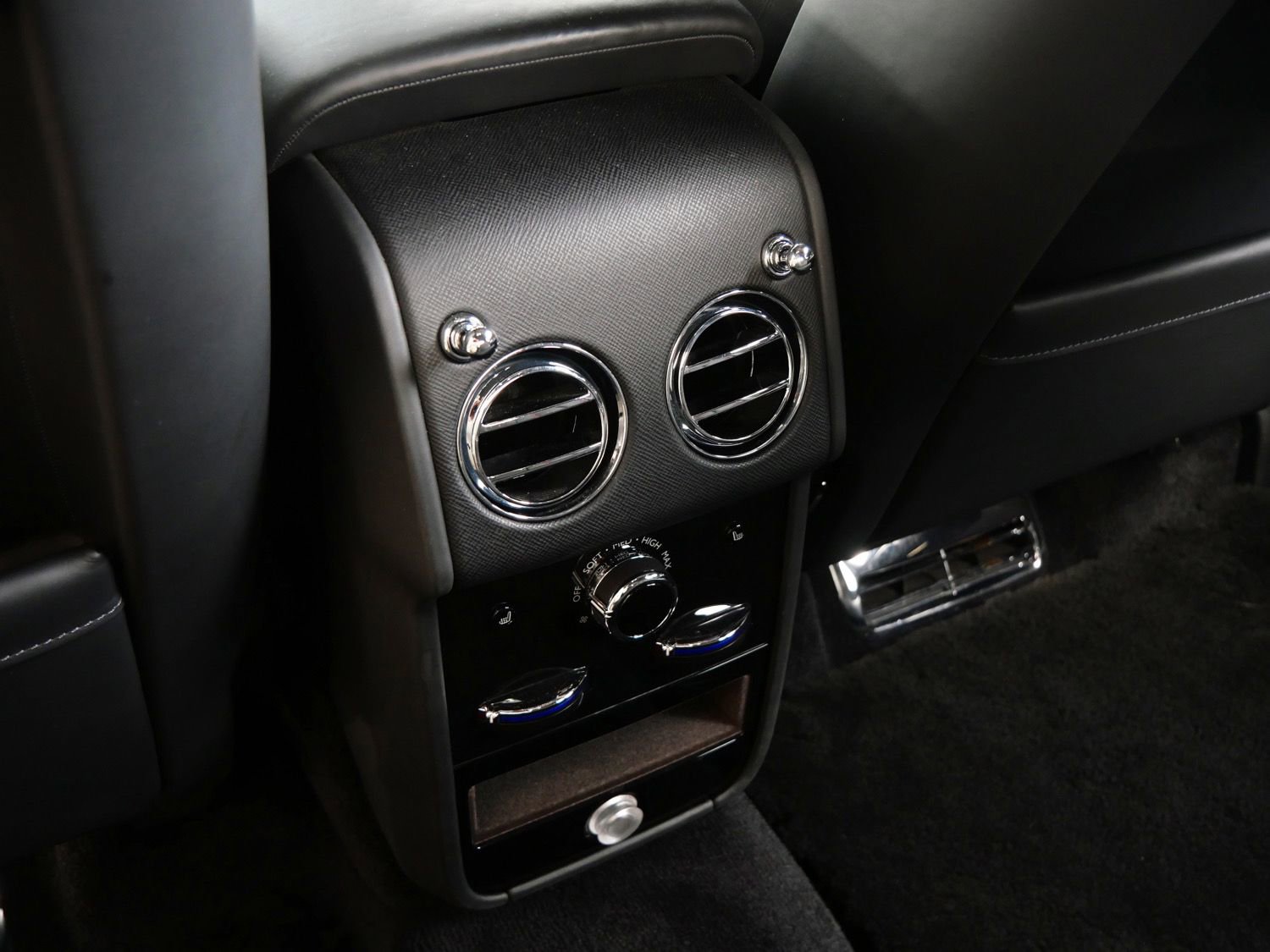 Certified 2021 Rolls-Royce Cullinan image 28