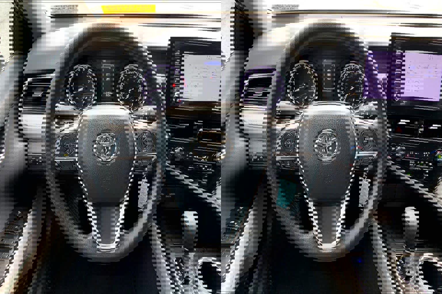 Used 2024 Toyota Camry LE image 6