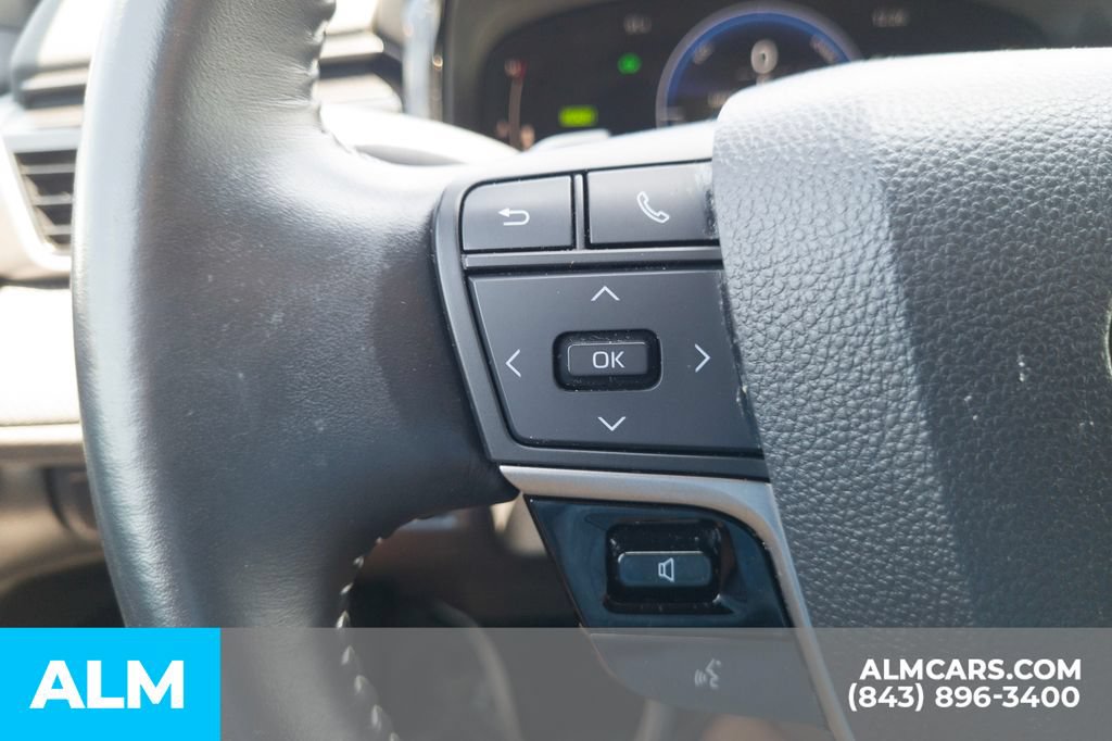 Used 2025 Toyota Camry SE FWD image 29