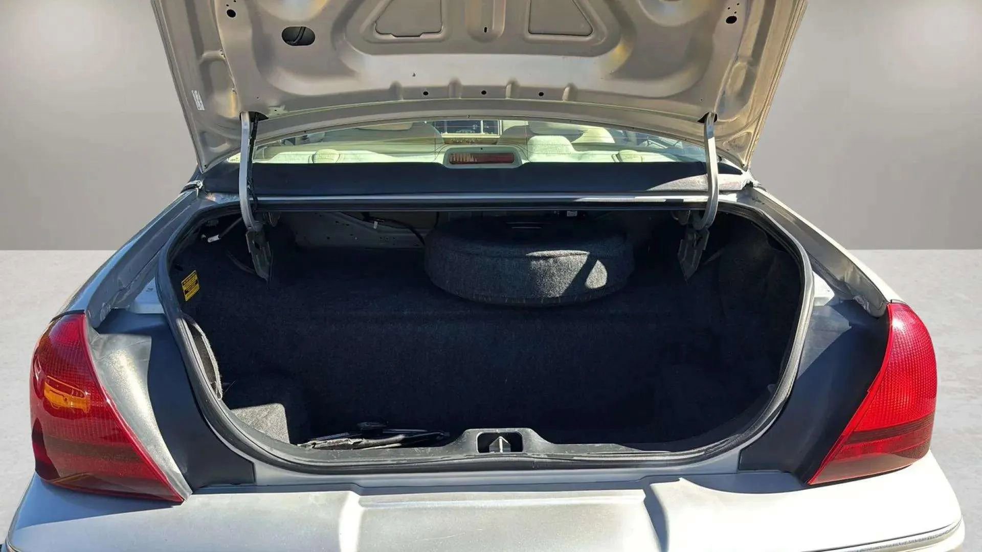 Used 2007 Mercury Grand Marquis LS image 18