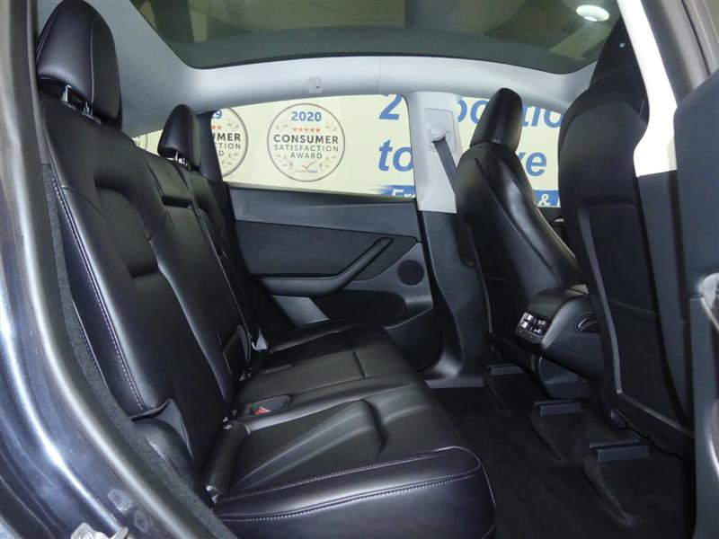 Used 2024 Tesla Model Y 2WD image 21