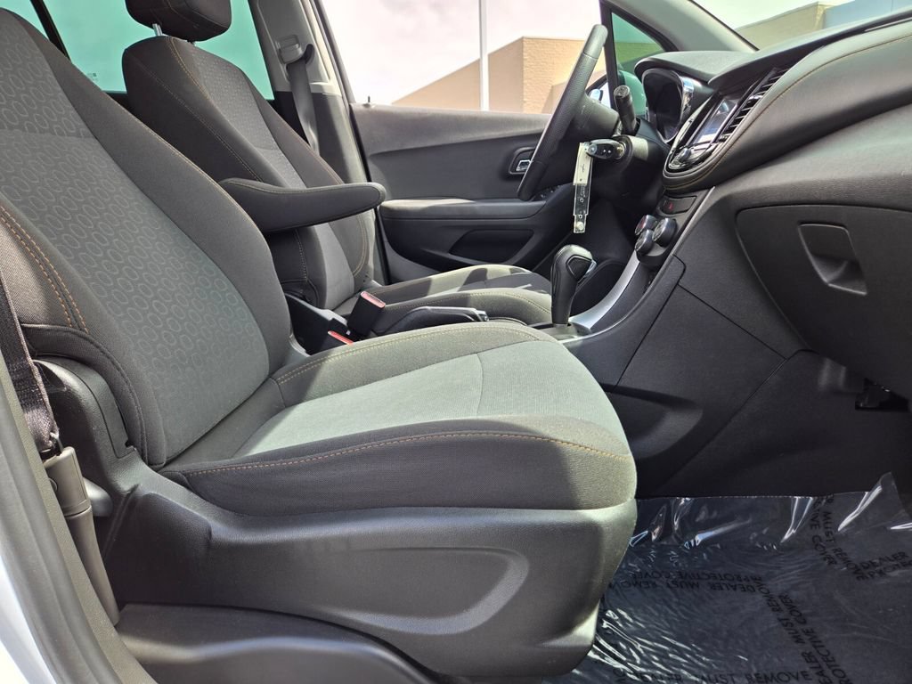 Used 2020 Chevrolet Trax LS w/ LPO, Cargo Package FWD image 15