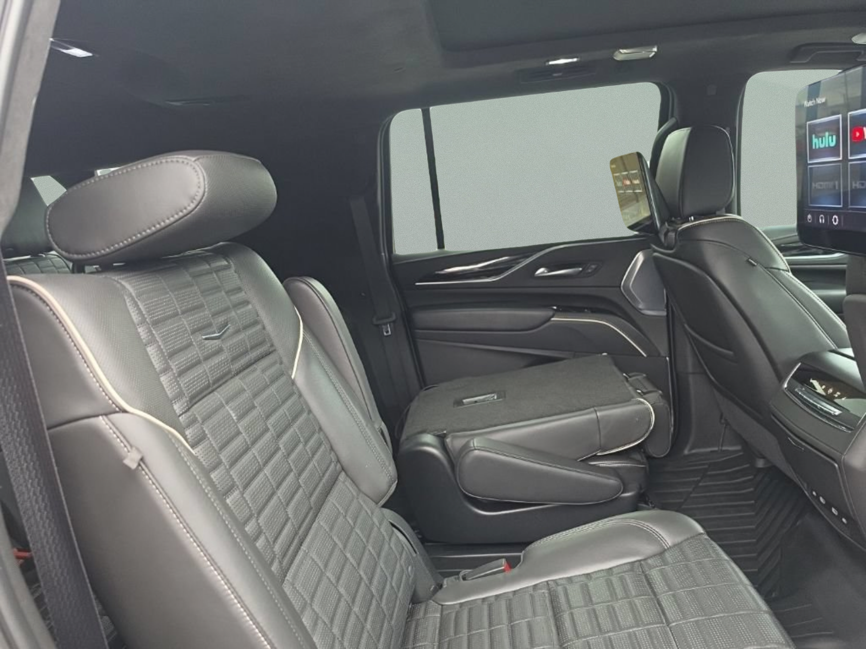 Used 2023 Cadillac Escalade ESV V AWD/4WD image 34