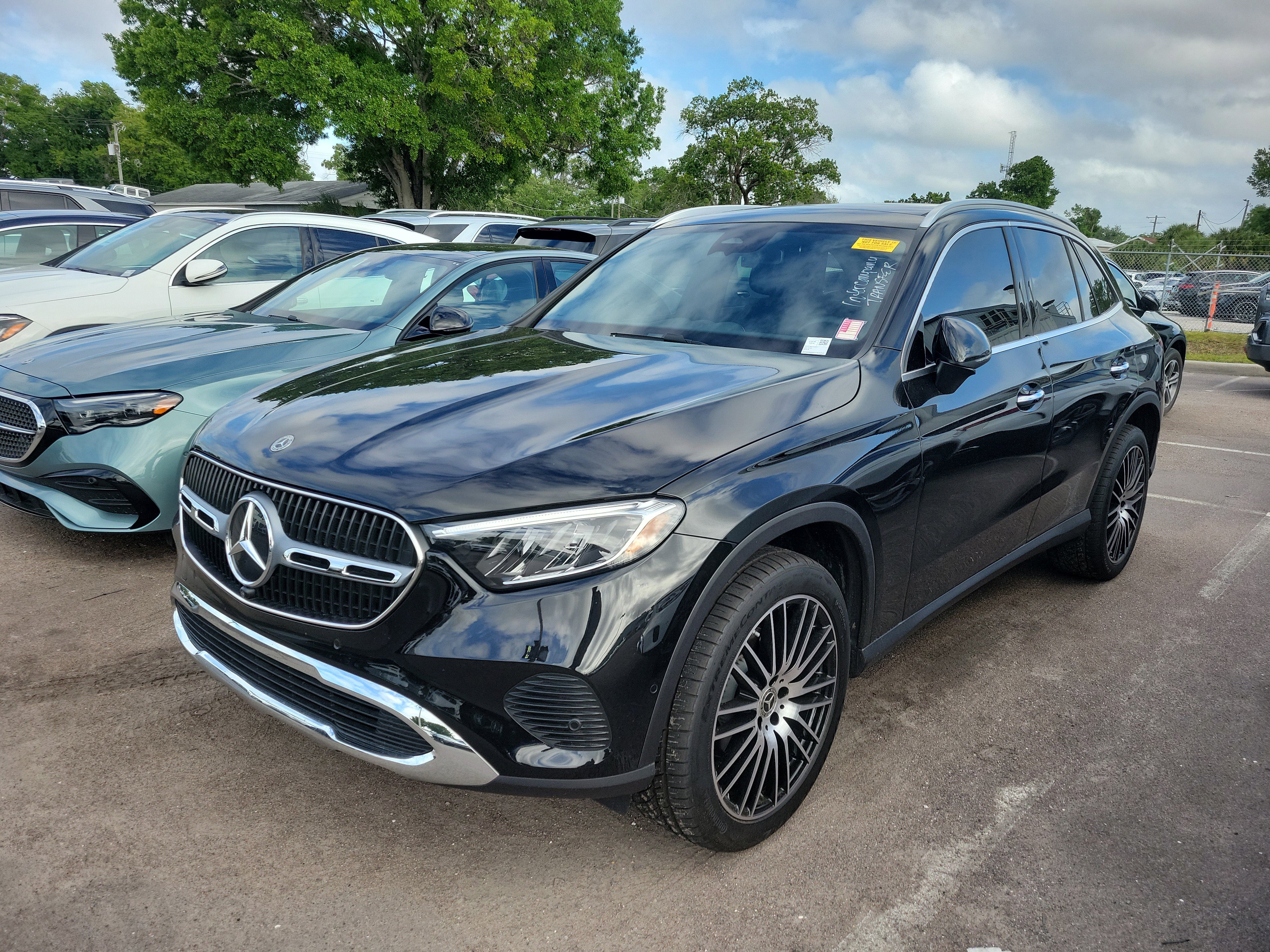 Certified 2025 Mercedes-Benz GLC 300 4MATIC image 1
