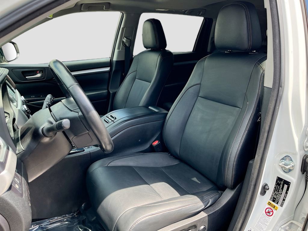 Used 2017 Toyota Highlander XLE AWD/4WD image 15