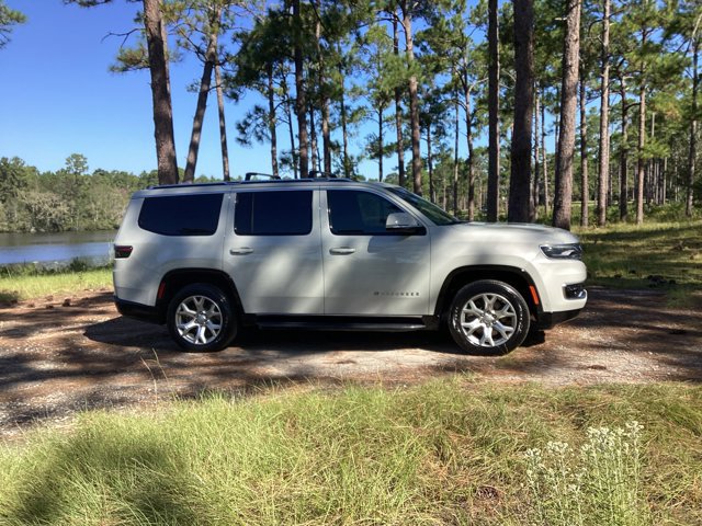 Used 2022 Jeep Wagoneer Series I w/ Premium Group I image 4