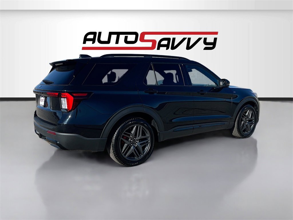 Used 2025 Ford Explorer ST-Line w/ Premium Package image 7