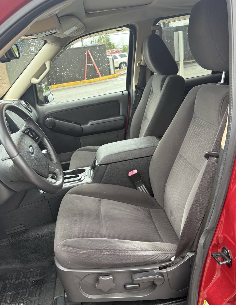 Used 2010 Ford Explorer Sport Trac XLT AWD/4WD image 7