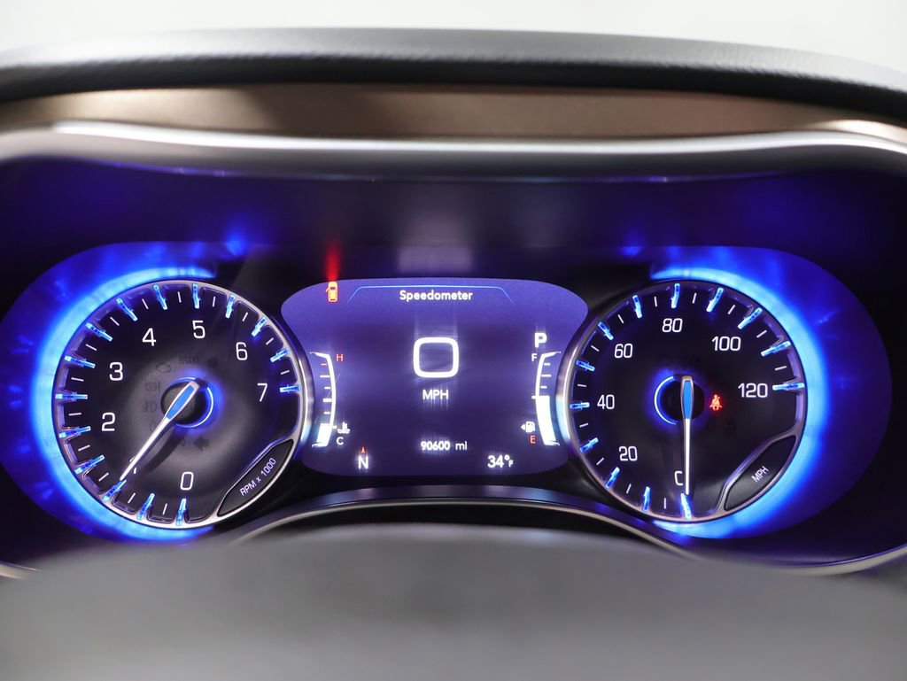 Used 2018 Chrysler Pacifica Touring-L Plus FWD image 37